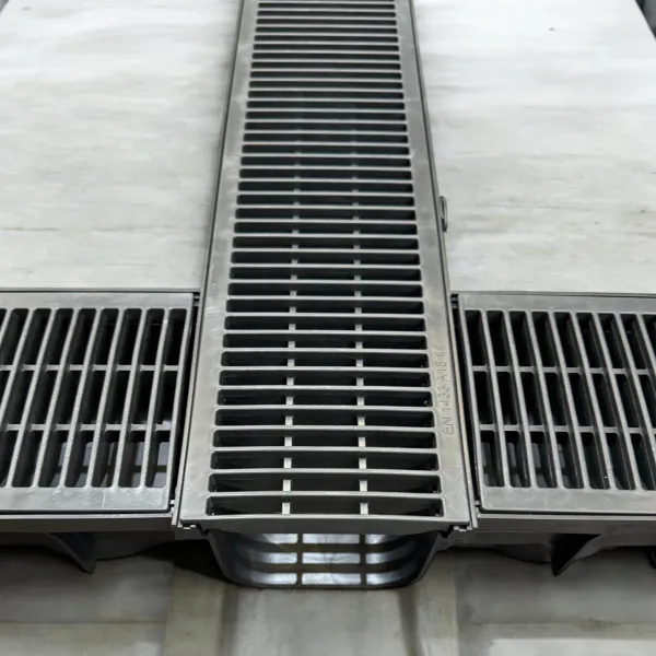 DekDrain Vela A15 Channel Plastic Grate 1m